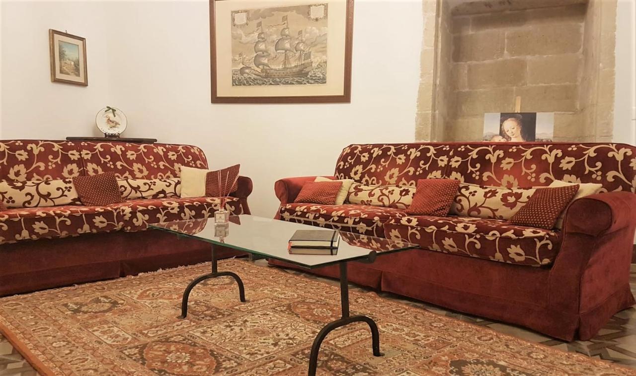 Palazzo Megha Suite & Breakfast Palmariggi Екстериор снимка