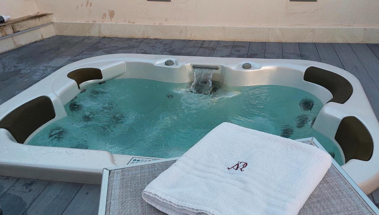 Palazzo Megha Suite & Breakfast Palmariggi Екстериор снимка